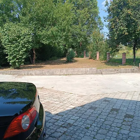 アパート Ina Bihać